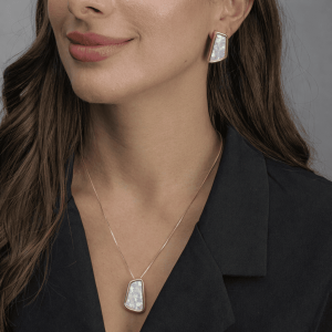 Conjunto Dourado Estilo Orgânico Madrepérola