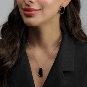 Conjunto Dourado Estilo Orgânico Preto